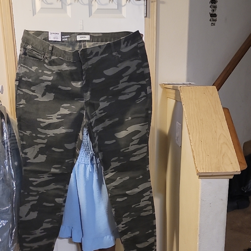 Sonoma Green and Gray Skinny Jeans Camouflage